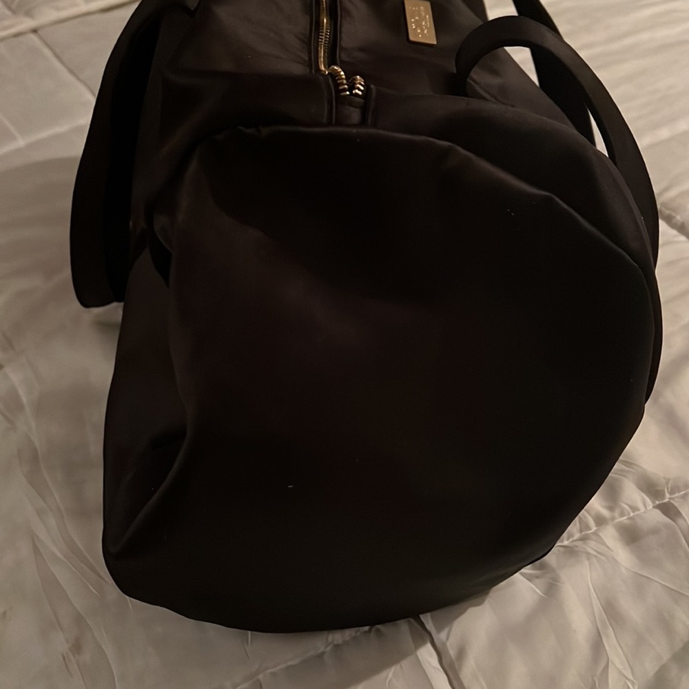 Good girl satin weekend bag 13 by20 by Carolina Herrera  weekend bag euc - Picture 5 of 7